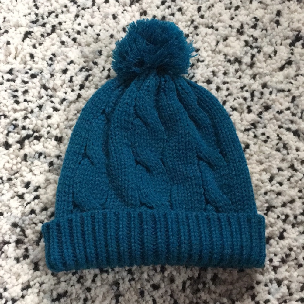 pom pom knit hat